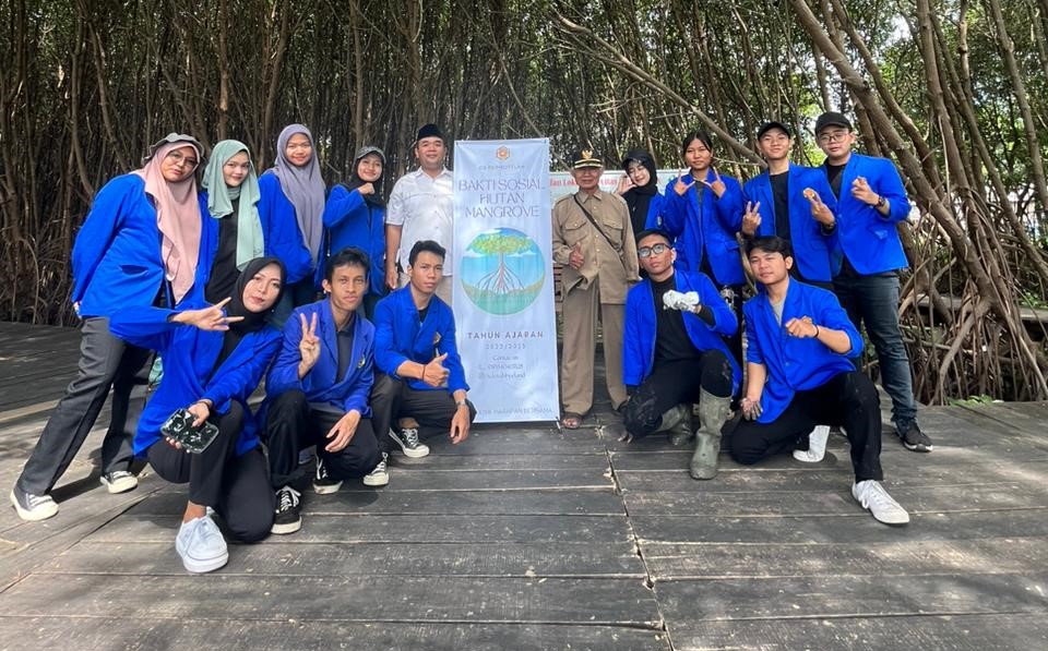 Mahasiswa Perhotelan Poltek Harber Jaga Kelestarian Hutan Mangrove