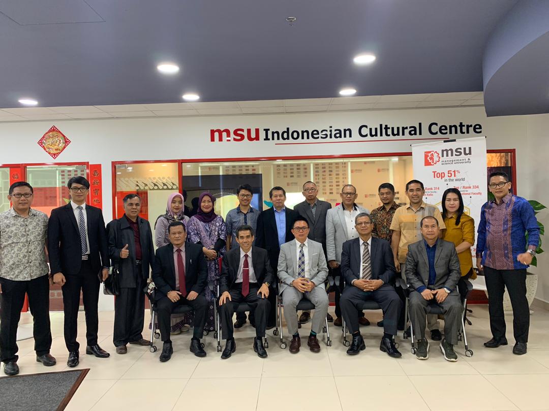 Mahasiswa Kelas Internasional PHB Lakukan Program Orientasi ke Malaysia